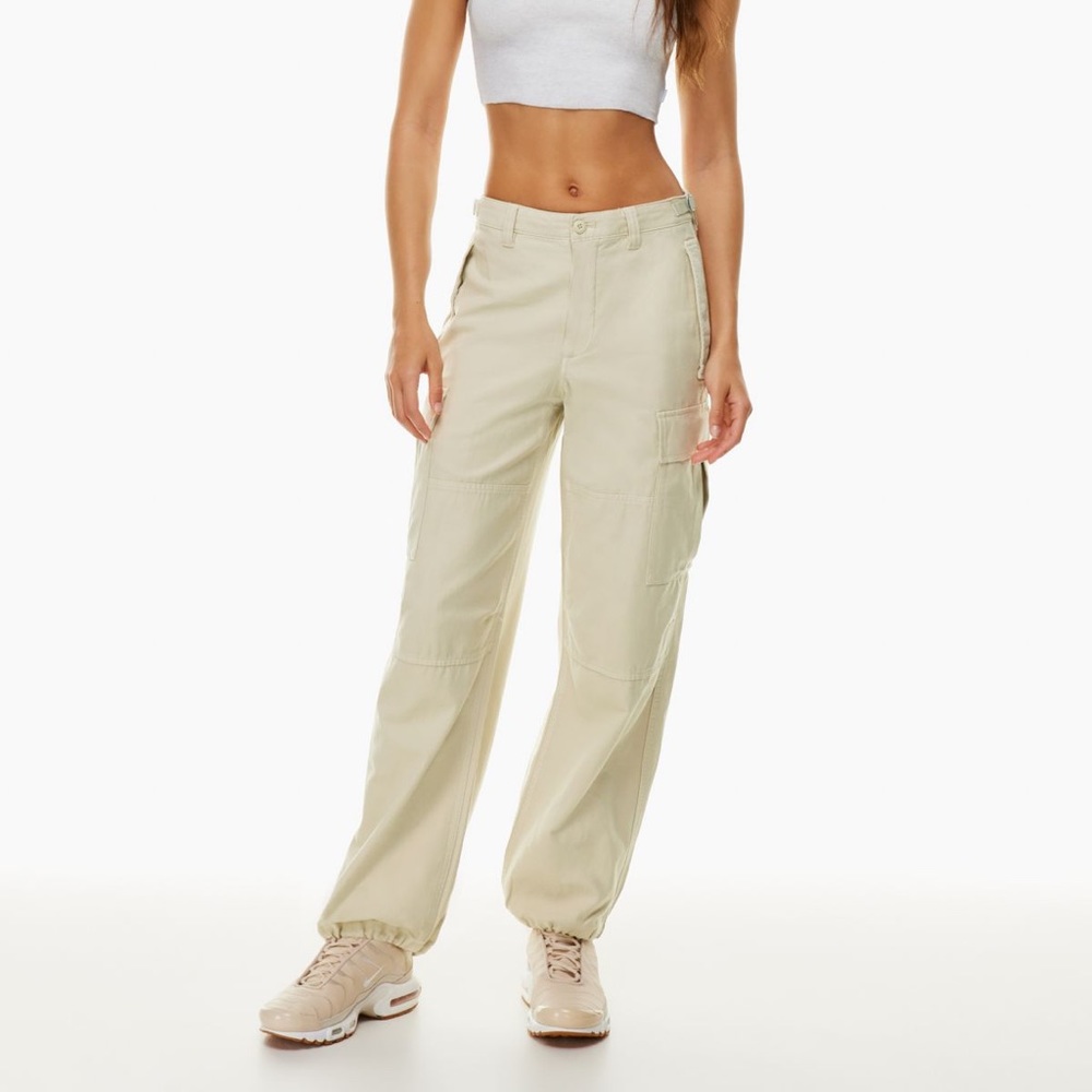 Aritzia - New supply cargo pant - Color: Gd haze grey